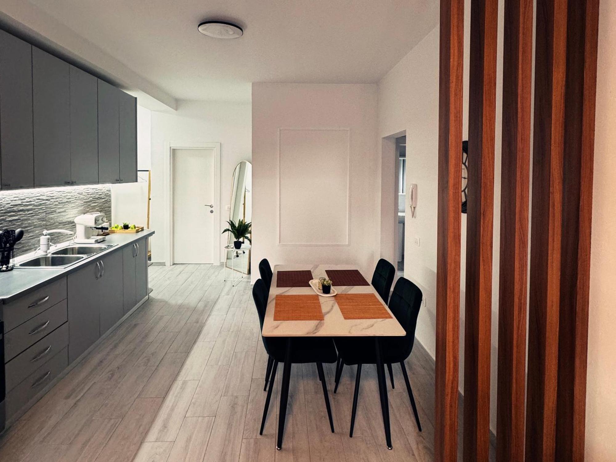 טיראנה Enol Plazza Apartment מראה חיצוני תמונה